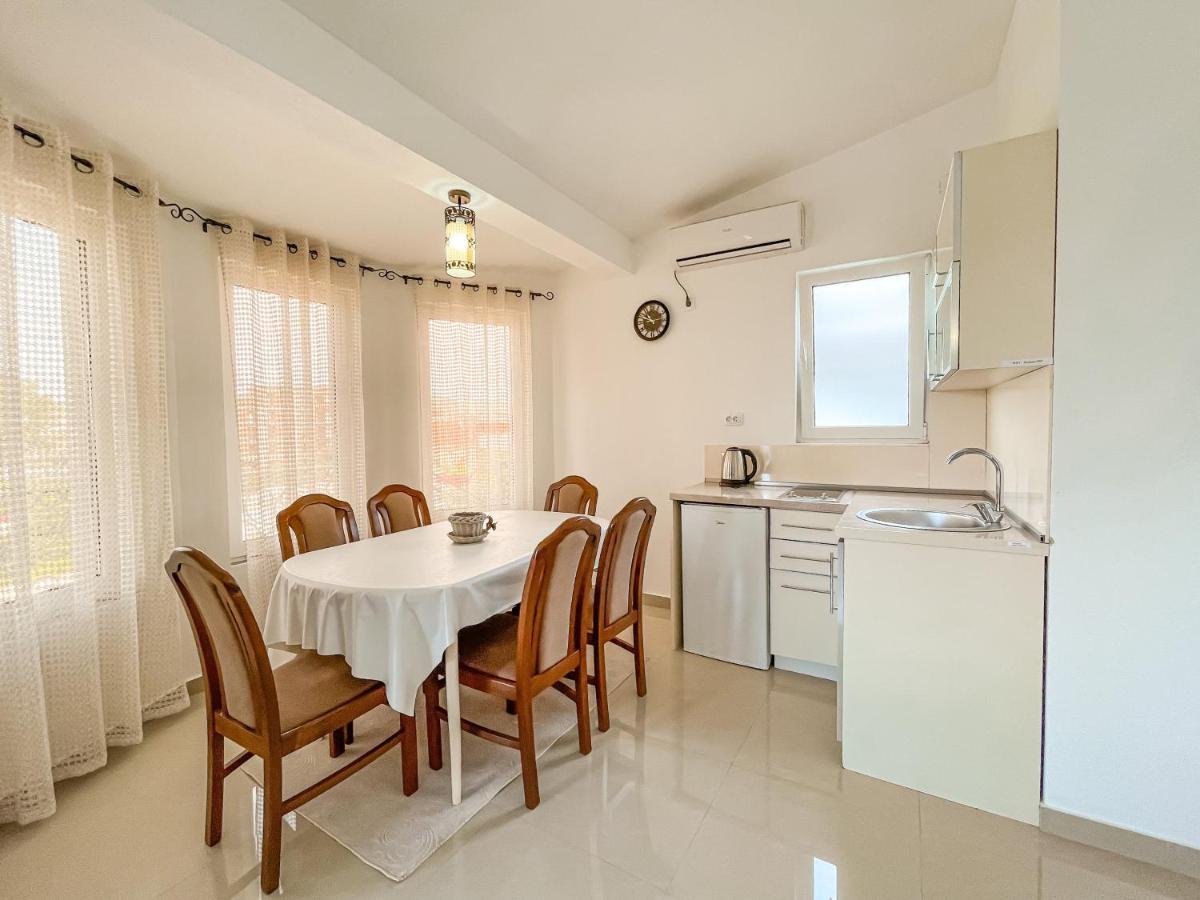 Rejhan Totti Ulcinj Exterior foto